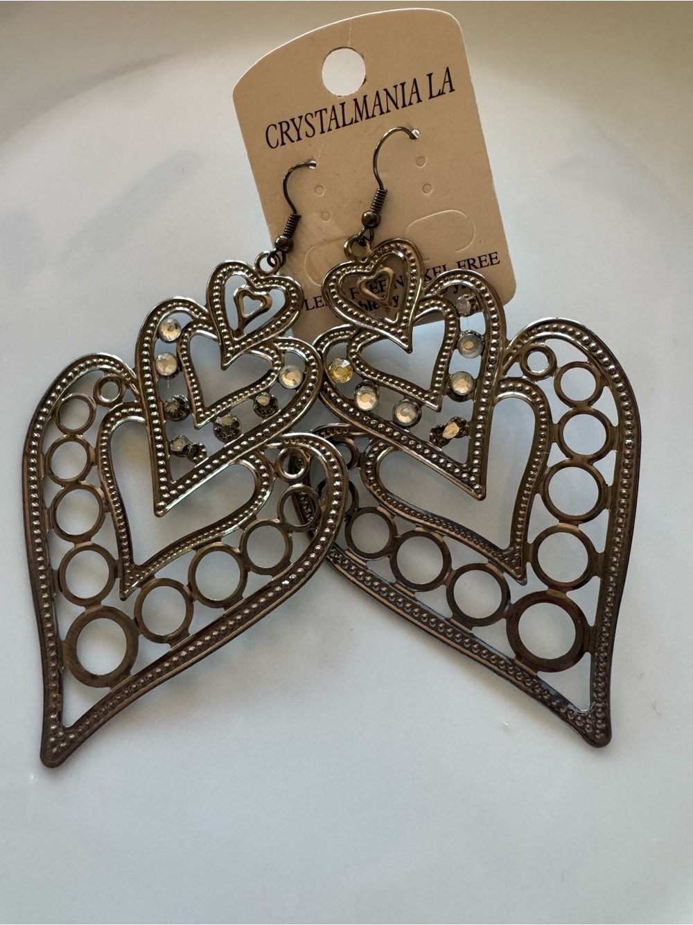 Vintage Metal Heart dangle hook crystal earings. New